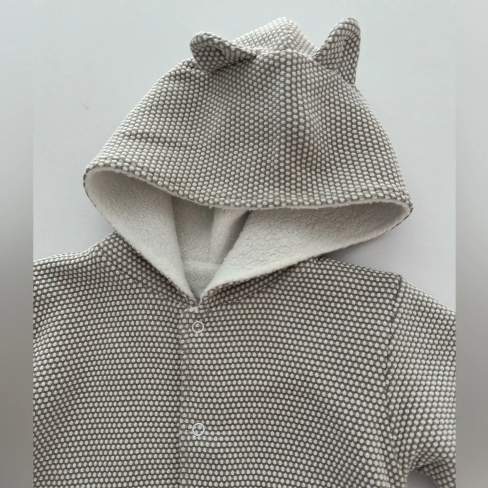 Kissy Kissy Heavy Weight Gray/White Hooded Jumper Size 9M